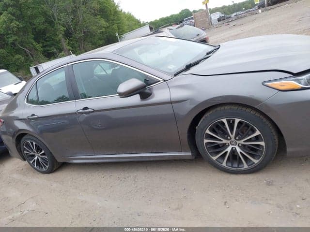 2019 TOYOTA CAMRY SE 13
