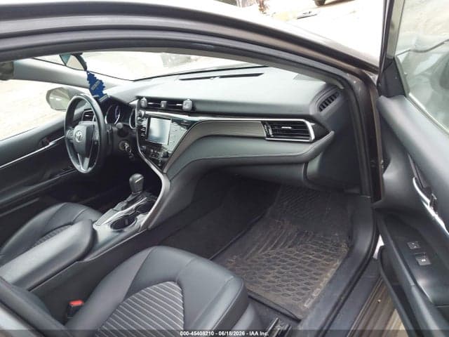 2019 TOYOTA CAMRY SE 5