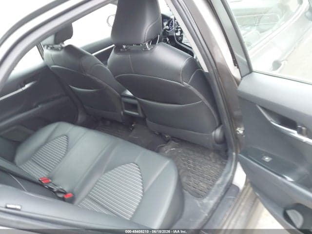 2019 TOYOTA CAMRY SE 8