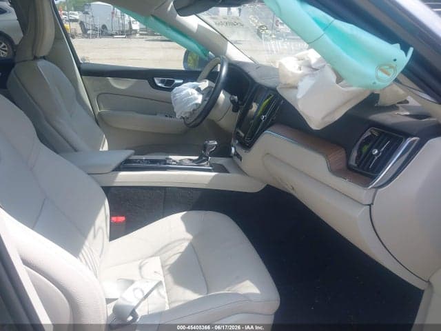 2021 VOLVO XC60 T5 5