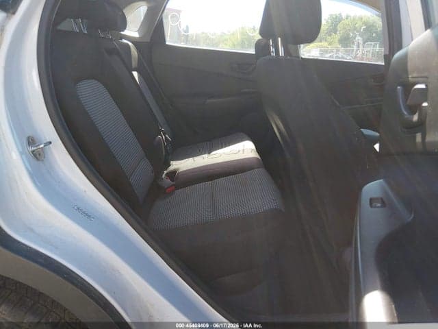 2021 HYUNDAI KONA SE 8