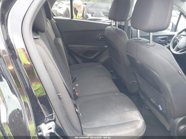 2021 CHEVROLET TRAX AWD LS 8