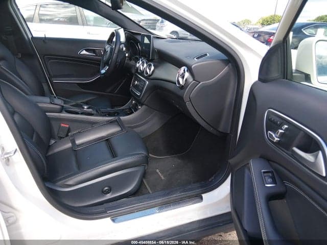 2018 MERCEDES-BENZ GLA 250 4MATIC 5