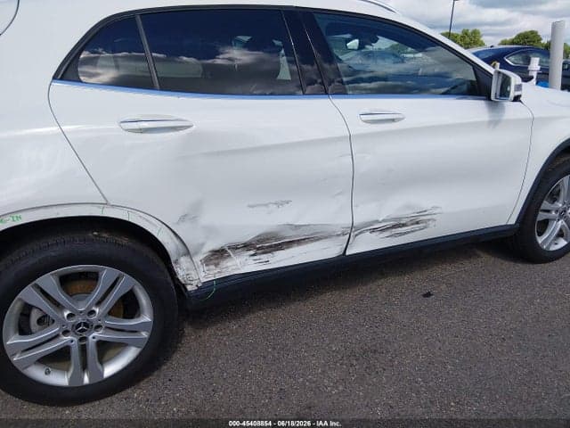 2018 MERCEDES-BENZ GLA 250 4MATIC 6