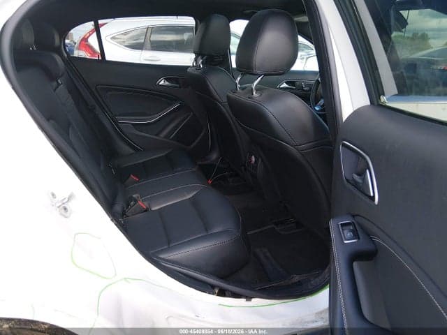 2018 MERCEDES-BENZ GLA 250 4MATIC 8