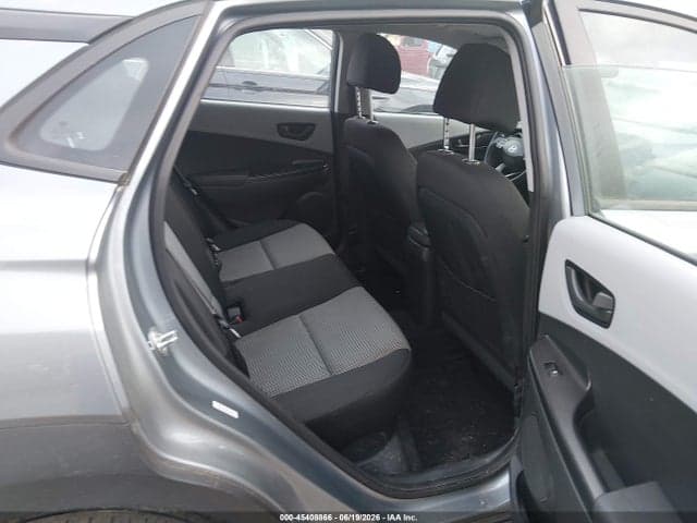 2021 HYUNDAI KONA SE 8