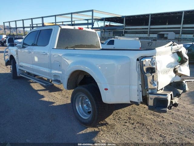 2025 FORD F-350 LARIAT 3
