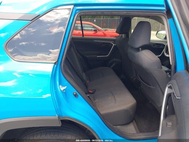 2019 TOYOTA RAV4 LE 8