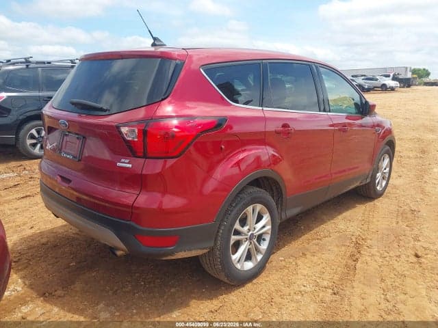 2019 FORD ESCAPE SE 4