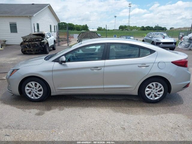 2020 HYUNDAI ELANTRA SE 14
