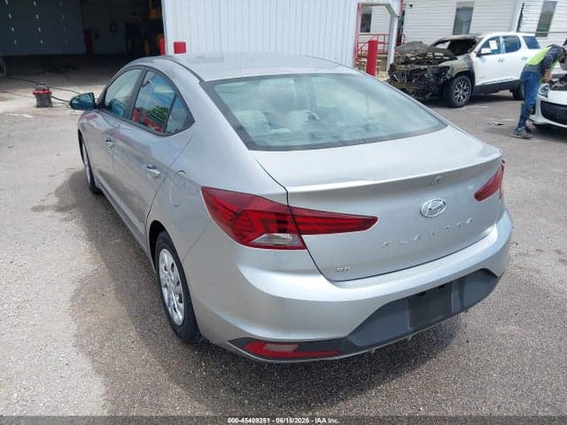 2020 HYUNDAI ELANTRA SE 3
