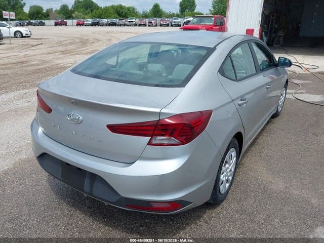 2020 HYUNDAI ELANTRA SE 4