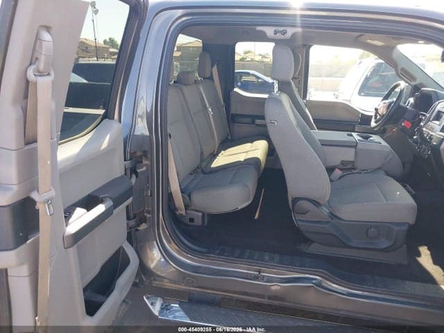 2016 FORD F-150 XLT 8