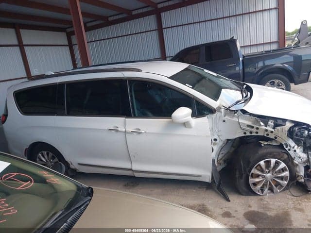 2018 CHRYSLER PACIFICA TOURING L 13