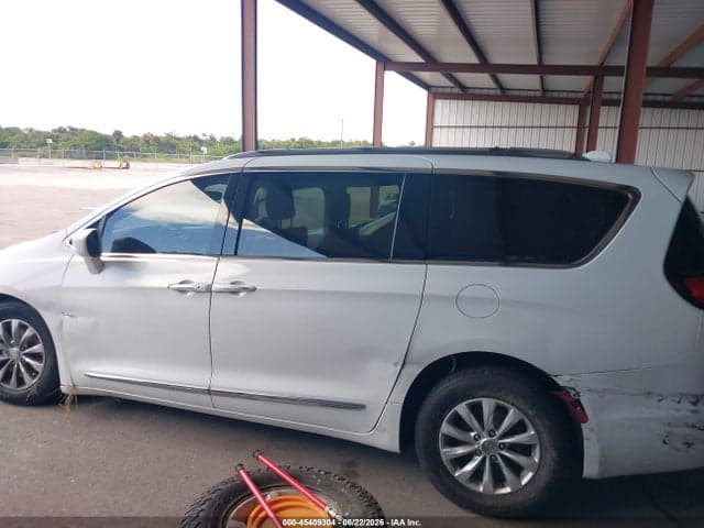 2018 CHRYSLER PACIFICA TOURING L 14