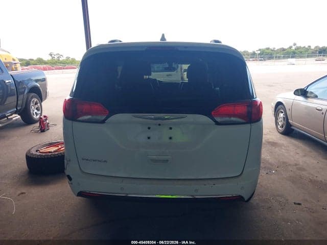 2018 CHRYSLER PACIFICA TOURING L 16