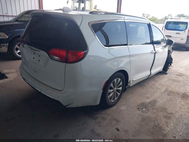 2018 CHRYSLER PACIFICA TOURING L 4