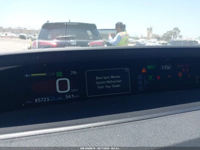 2017 TOYOTA PRIUS TWO 5