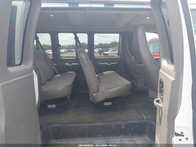2017 CHEVROLET EXPRESS 3500 LT 8