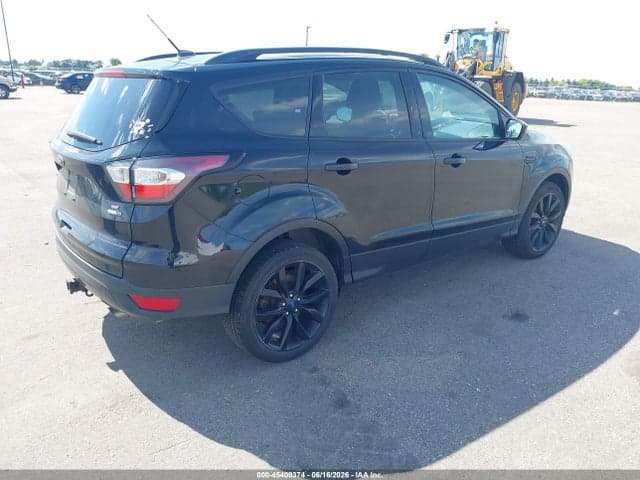 2017 FORD ESCAPE SE 4