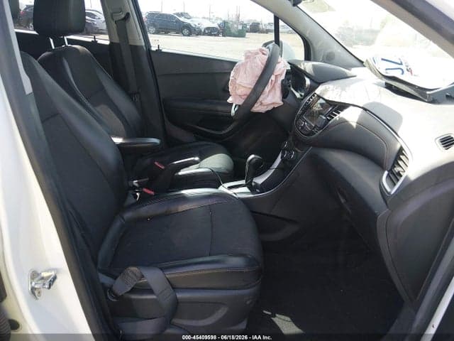 2019 CHEVROLET TRAX LT 5