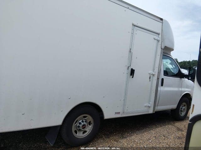 2022 GMC SAVANA CUTAWAY WORK VAN 17