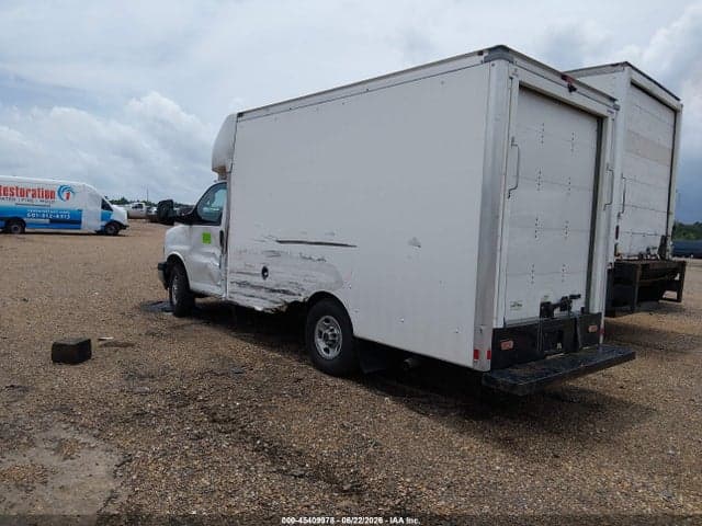 2022 GMC SAVANA CUTAWAY WORK VAN 3