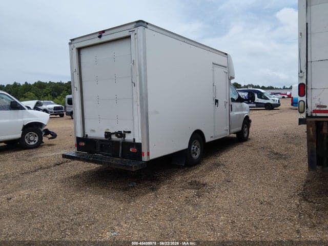 2022 GMC SAVANA CUTAWAY WORK VAN 4