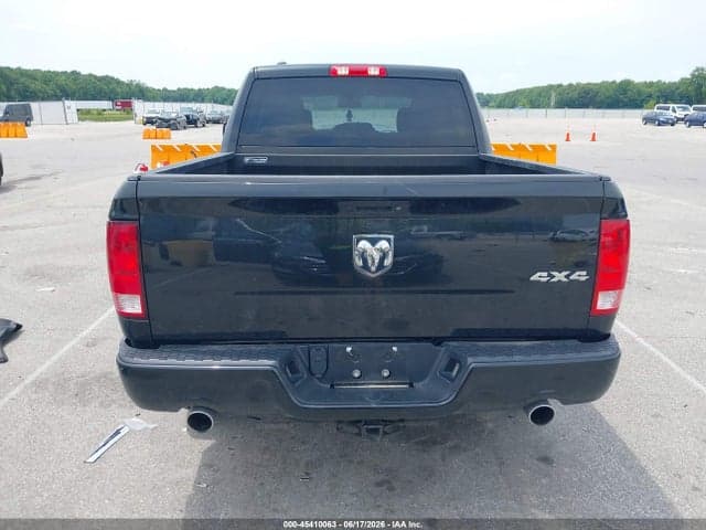 2018 RAM 1500 EXPRESS 4X4 5'7 BOX 17