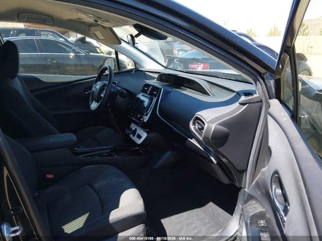 2017 TOYOTA PRIUS THREE 5