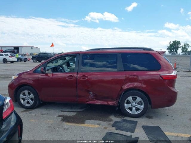2017 TOYOTA SIENNA LE 8 PASSENGER 14