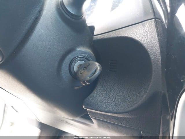 2017 TOYOTA COROLLA LE 11