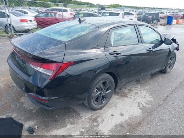 2021 HYUNDAI ELANTRA SEL 4
