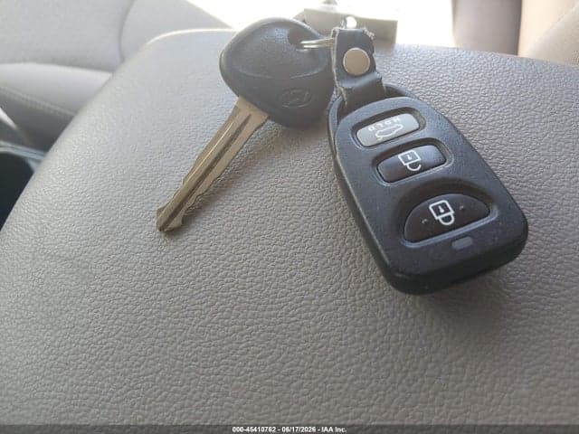 2017 HYUNDAI ELANTRA SE 11