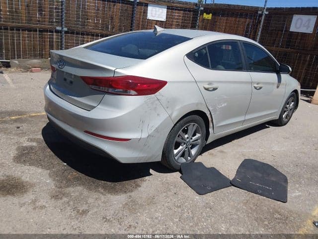 2017 HYUNDAI ELANTRA SE 4