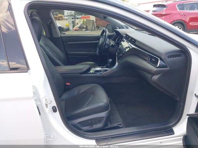 2020 TOYOTA CAMRY XSE 5