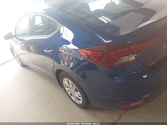 2020 HYUNDAI ELANTRA SE 3