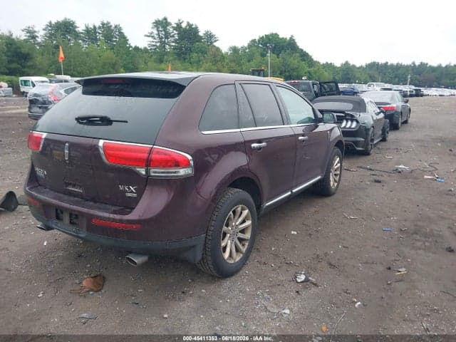 2011 LINCOLN MKX 4