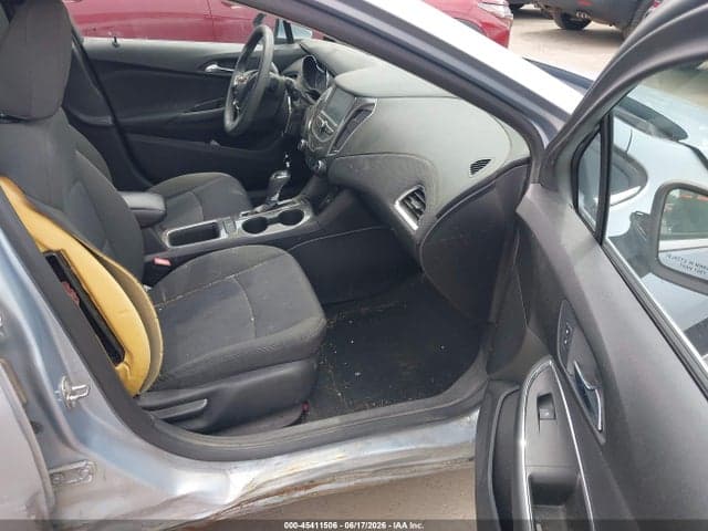 2017 CHEVROLET CRUZE LT AUTO 5