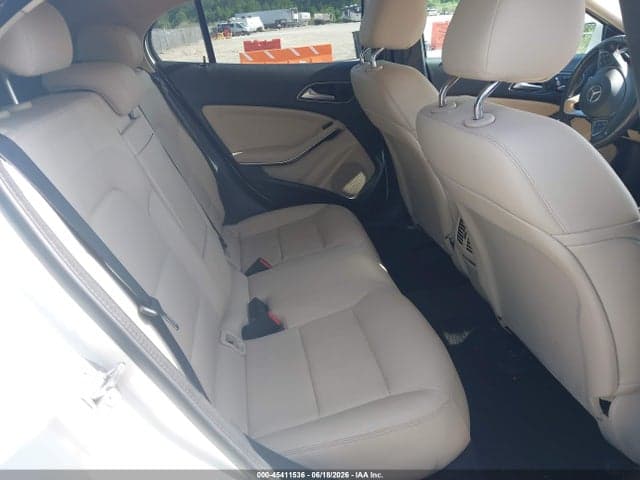 2019 MERCEDES-BENZ GLA 250 4MATIC 8