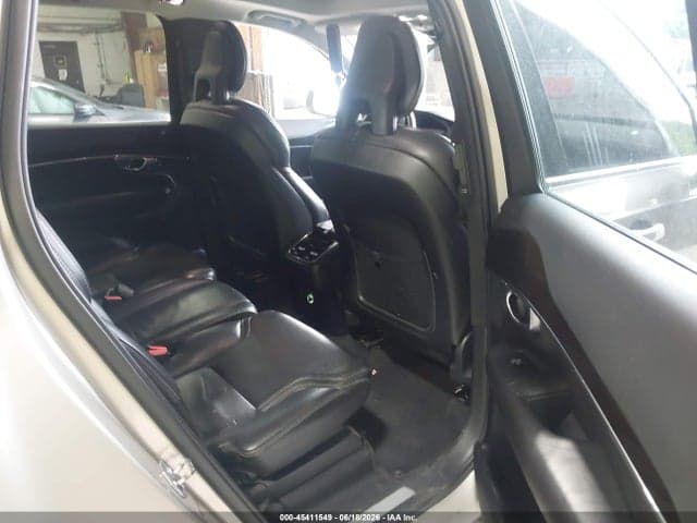 2017 VOLVO XC90 T6 8