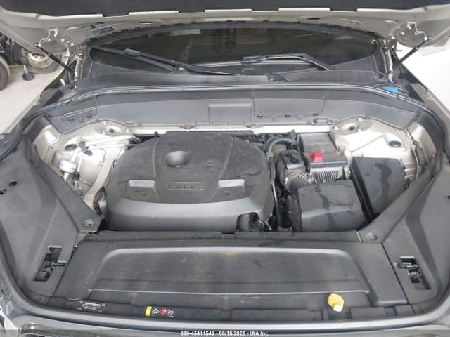 2017 VOLVO XC90 T6 10