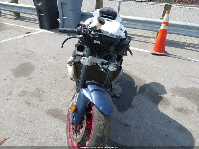 2024 SUZUKI GSX-R600 5