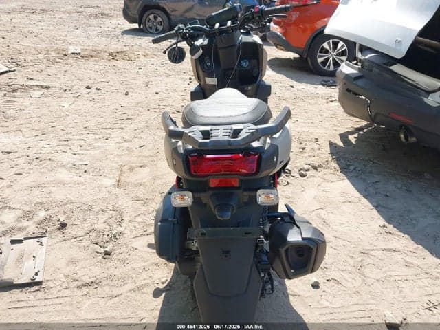 2025 YAMAHA YW125 6