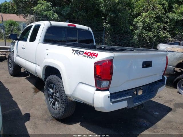 2018 TOYOTA TACOMA TRD SPORT 3