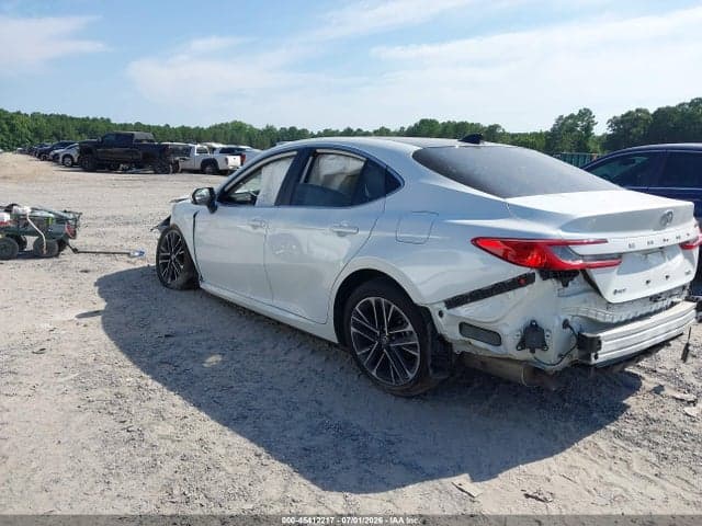 2025 TOYOTA CAMRY XLE 3