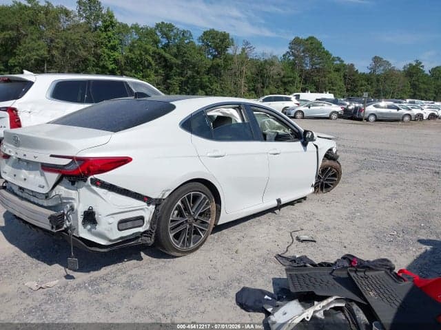 2025 TOYOTA CAMRY XLE 4