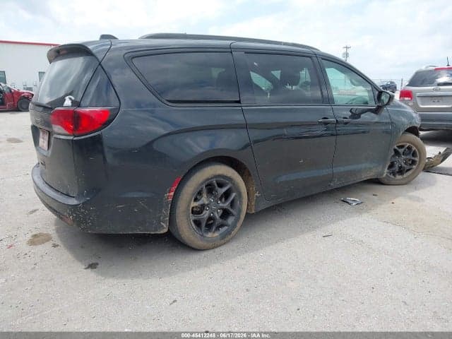 2018 CHRYSLER PACIFICA TOURING L 4