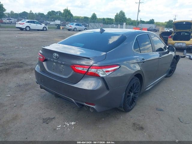 2020 TOYOTA CAMRY SE 4