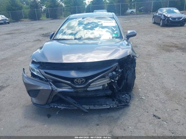 2020 TOYOTA CAMRY SE 6